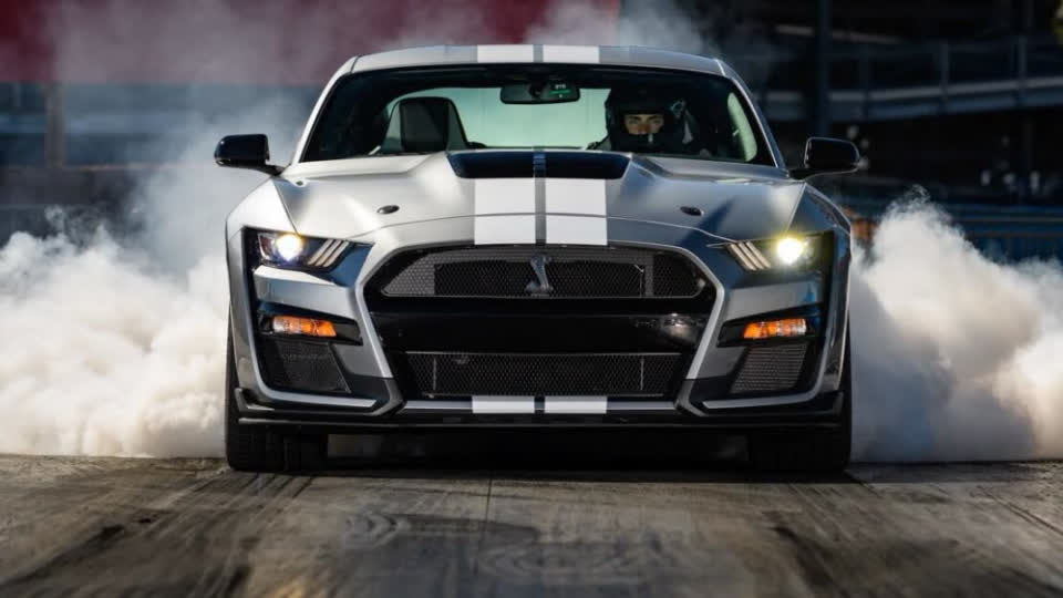 ជីកម៉ាស៊ីន Ford Mustang Shelby GT500's 760-HP? ឥឡូវនេះវាអាចប្រើបានជា ...